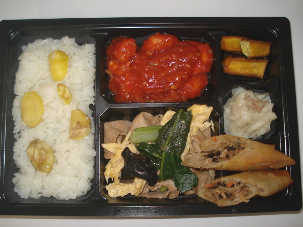 ふくふく弁当 エビチリ、豚肉とザーサイの炒めもの、栗ご飯弁当 1200円