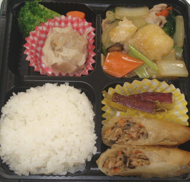 詰合弁当　　海鮮五目　　700円